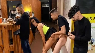 Quan hệ nơi công cộng