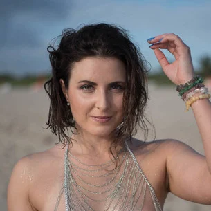 Experience Helena Price