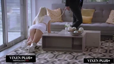 VIXENPLUS Lần đầu tiên thử hậu môn của cô nàng tóc vàng nóng bỏng Kenna James