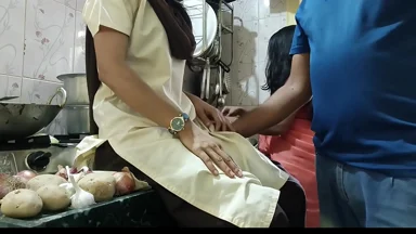 Cô gái 18 tuổi xinh như hoa bị anh rể khốn nạn đụ sướng trước mặt vợ đến khóc