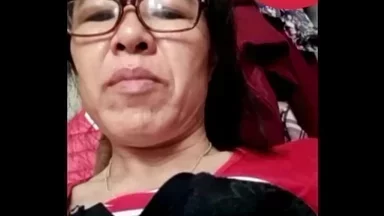 Phụ nữ lớn tuổi khao khát dương vật