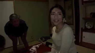 Vợ Nhật nuốt tinh trong bukkake dâm đãng