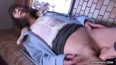 Nữ diễn viên tóc nâu Nhật Bản Haruka Miura đam mê đồ chơi tình dục và thủ dâm bằng ngón tay không kiểm duyệt.