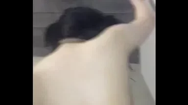 Thiếu nữ Nhật Bản dâm dục ngoài trời