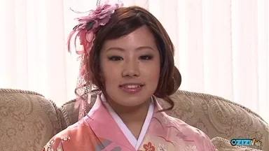 Cô nàng xinh đẹp Nhật Bản trong buổi casting khoe lông mu và nhận trị liệu từ nhóm dương vật hung hăng