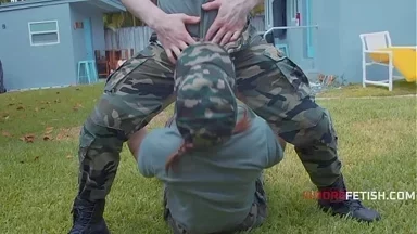 Trại huấn luyện mông quân sự | IgnoreFetish