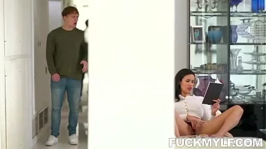 Cuộc gặp gỡ thân mật nóng bỏng của Penny Barber và Joshua Lewis