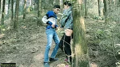 Quan hệ dã man trong rừng với bạn trai 18 tuổi! Nhanh lên đi!