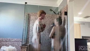 Chàng trai lướt ván tóc đỏ thèm thêm kinh nghiệm đụ!